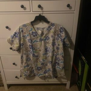 Multicolor scrub top